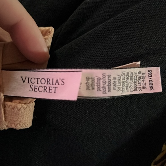 Victoria Secret Bra - Picture 3 of 3